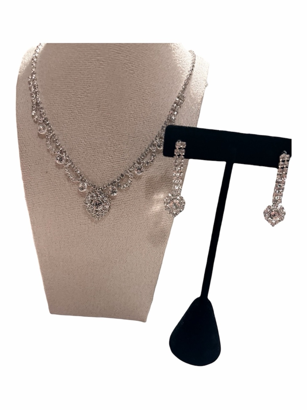 Elegant Silver Crystal Necklace & Earrings Set - Sparkling Silver Jewelry